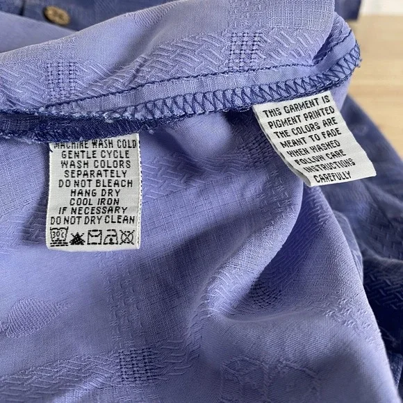 Tommy Bahama Shirt Men's Small 100% Silk Camp Shirt Pass Line Hawaiian Gambling - Picture 10 of 12